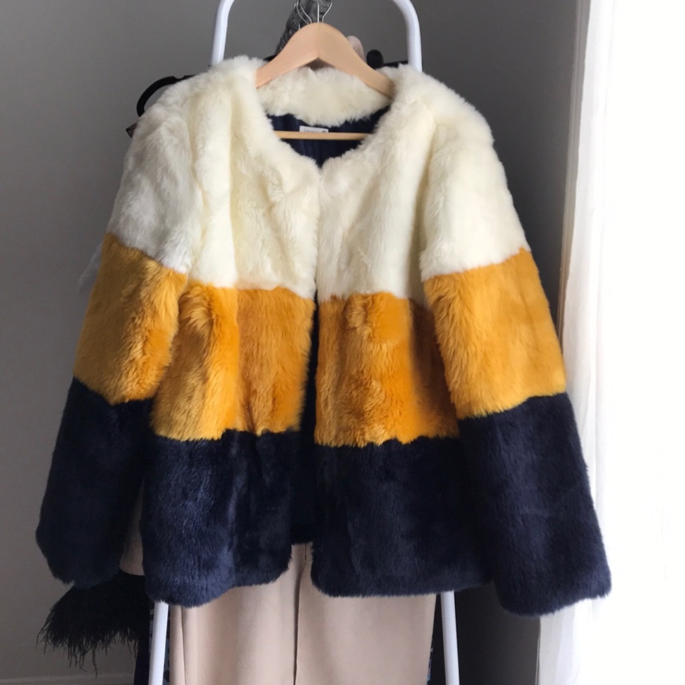 Soprano faux fur jacket